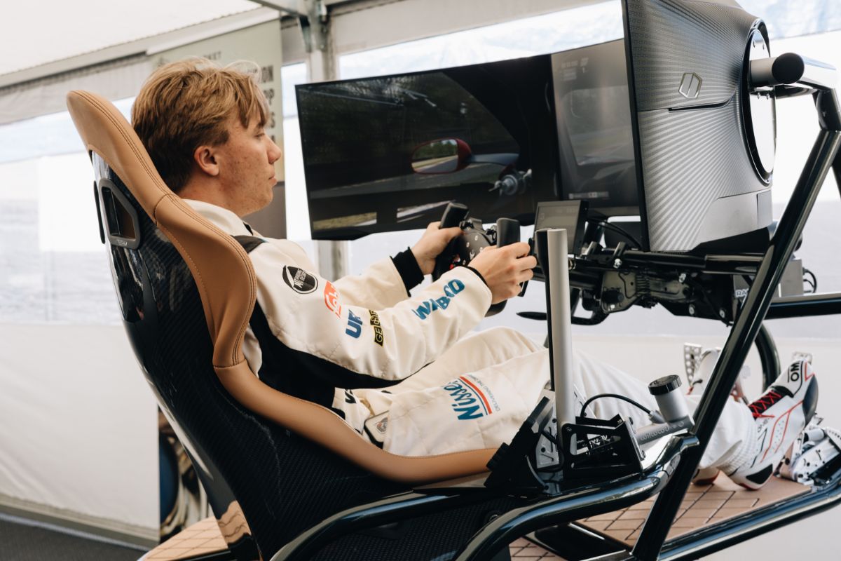 Racemore racing-simulator under event